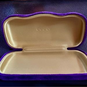 GUCCI PURPLE VEVET SUN GLASS CASE